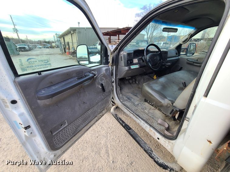 image for item DJ1629 2000 Ford F550 Super Duty  flatbed truck