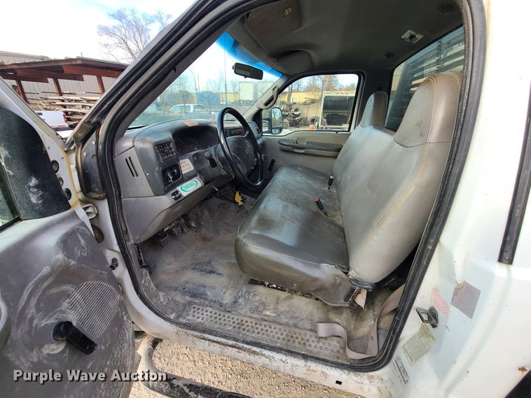 image for item DJ1629 2000 Ford F550 Super Duty  flatbed truck