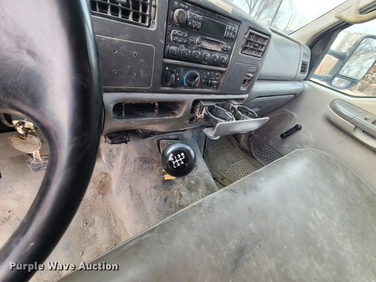 image for item DJ1629 2000 Ford F550 Super Duty  flatbed truck