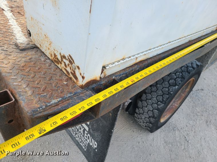 image for item DJ1629 2000 Ford F550 Super Duty  flatbed truck