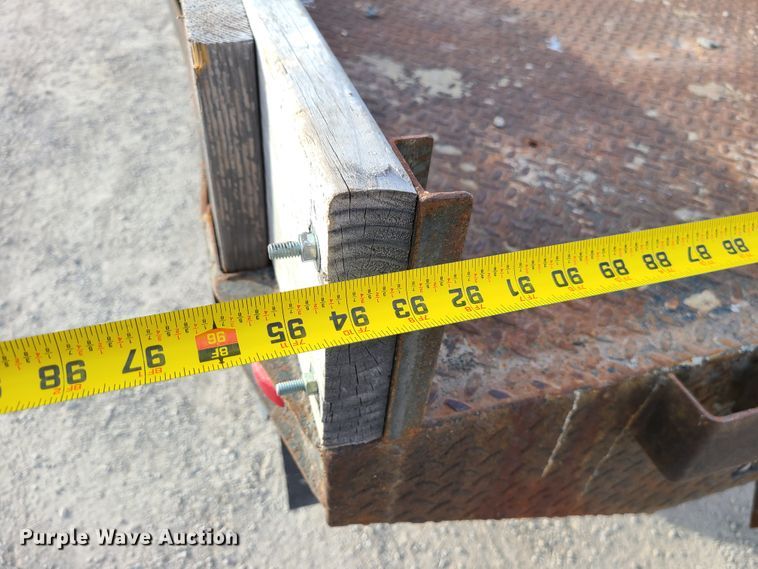 image for item DJ1629 2000 Ford F550 Super Duty  flatbed truck