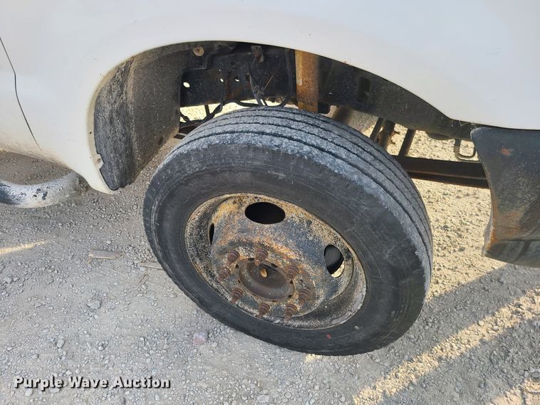 image for item DJ1629 2000 Ford F550 Super Duty  flatbed truck