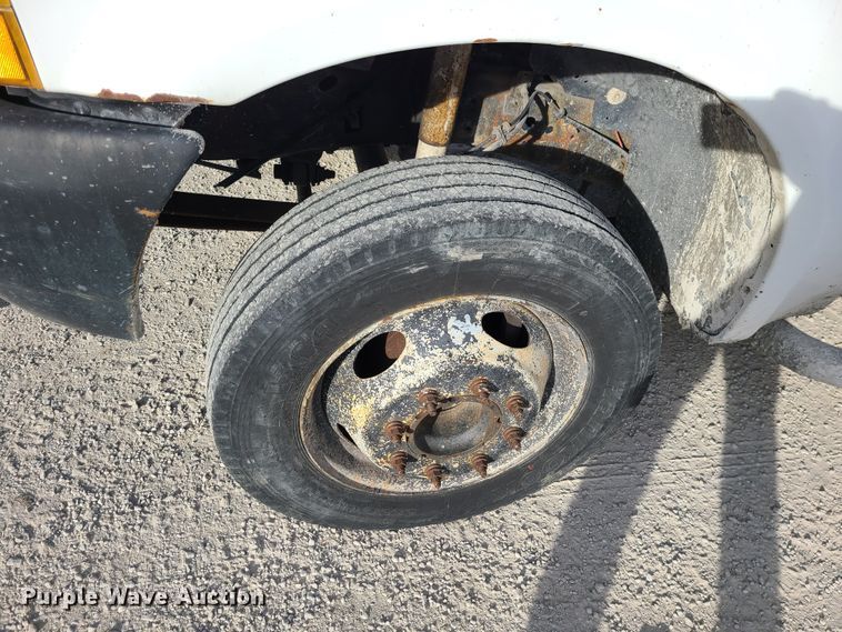 image for item DJ1629 2000 Ford F550 Super Duty  flatbed truck