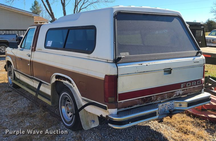 image for item DJ1642 1986 Ford F150  pickup truck
