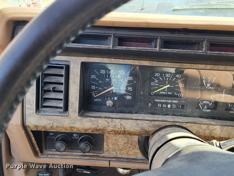 image for item DJ1642 1986 Ford F150  pickup truck
