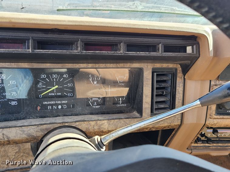 image for item DJ1642 1986 Ford F150  pickup truck