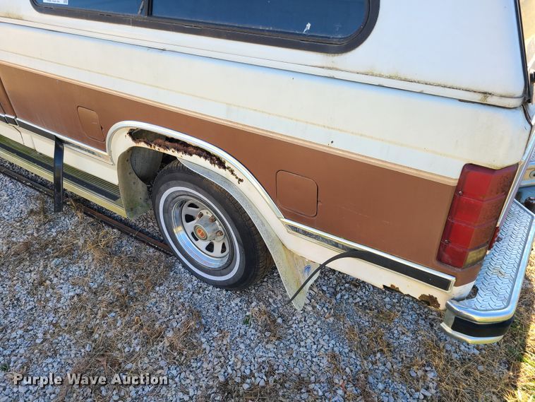 image for item DJ1642 1986 Ford F150  pickup truck