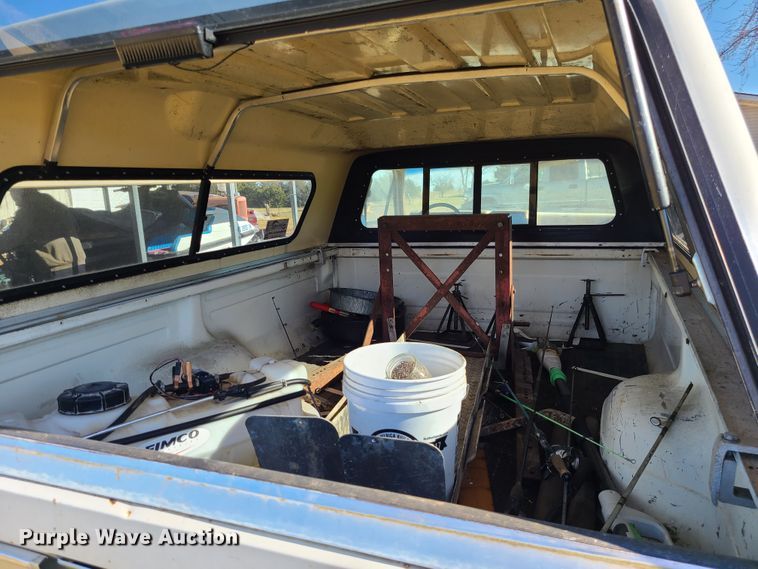 image for item DJ1642 1986 Ford F150  pickup truck