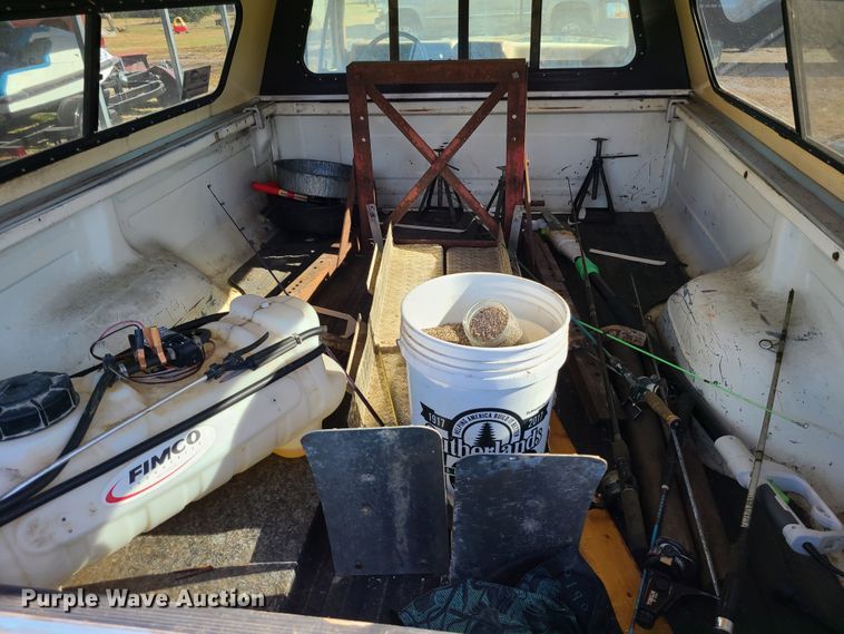 image for item DJ1642 1986 Ford F150  pickup truck