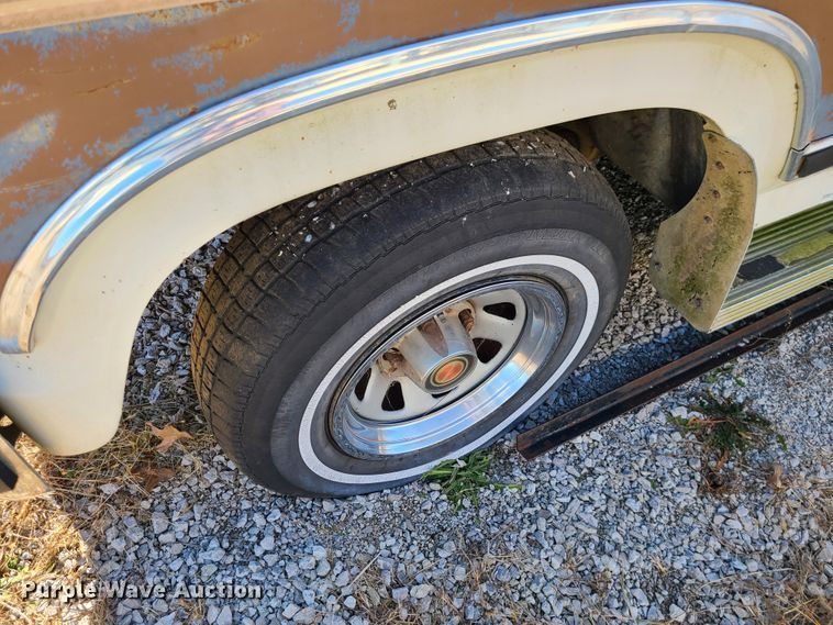image for item DJ1642 1986 Ford F150  pickup truck