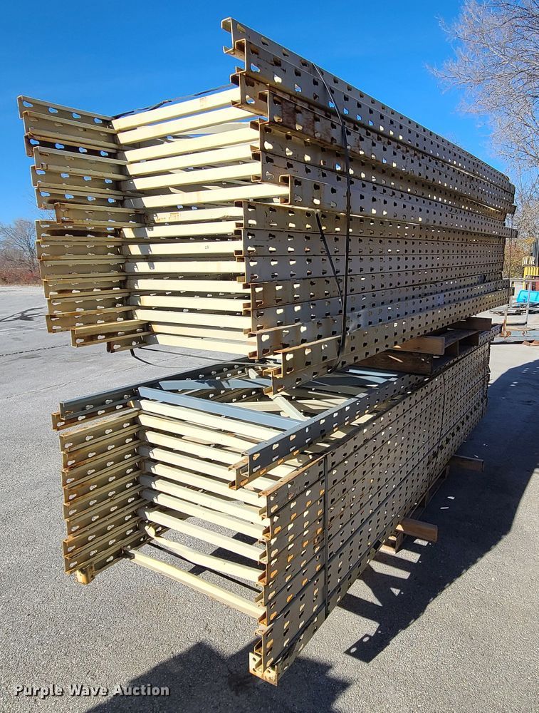 image for item DJ1643 Pallet racking