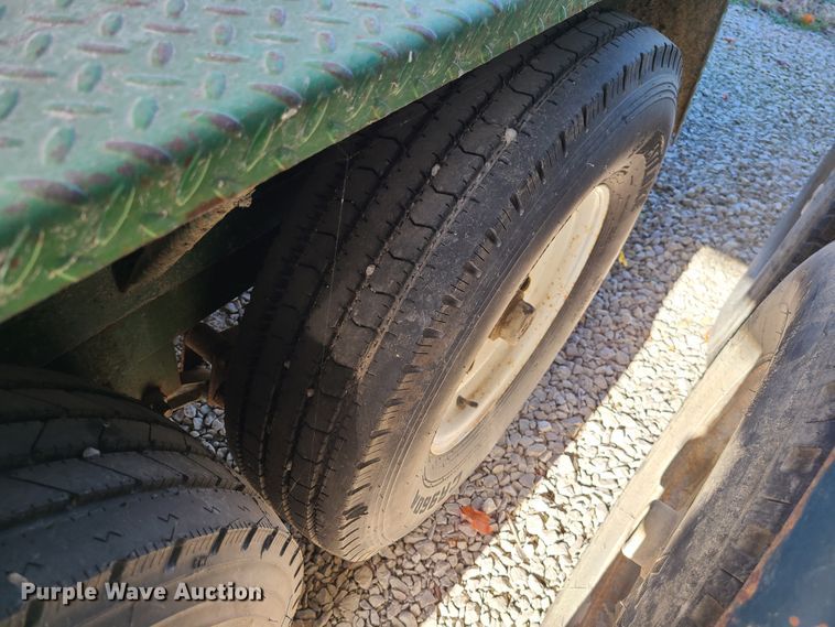 image for item DJ1657 2004 Kodiak  utility trailer