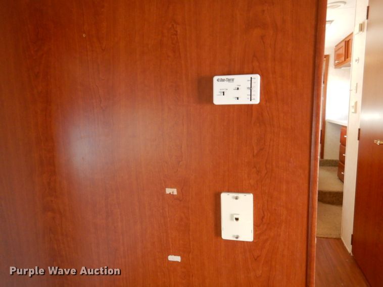 image for item DJ3759 2004 Cross Roads Paradise Point  camper