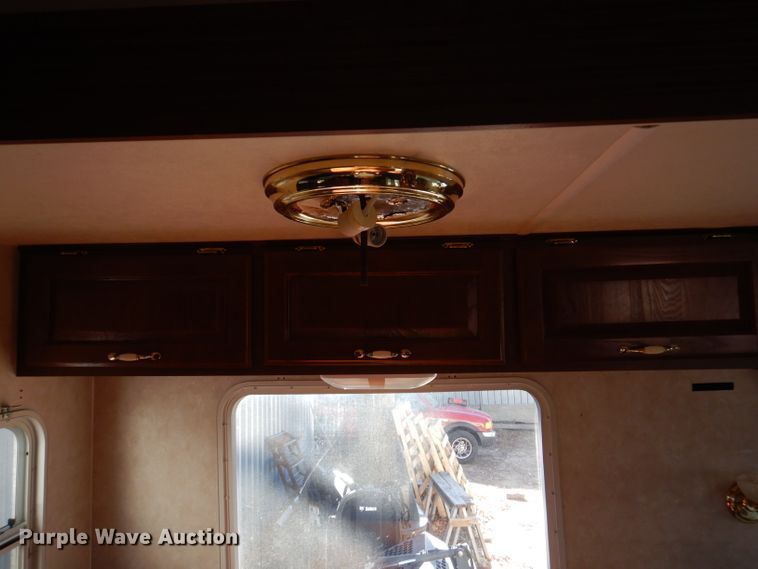 image for item DJ3759 2004 Cross Roads Paradise Point  camper