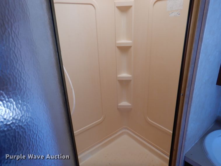 image for item DJ3759 2004 Cross Roads Paradise Point  camper