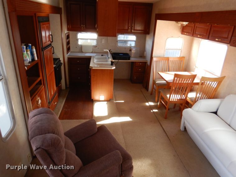 image for item DJ3759 2004 Cross Roads Paradise Point  camper