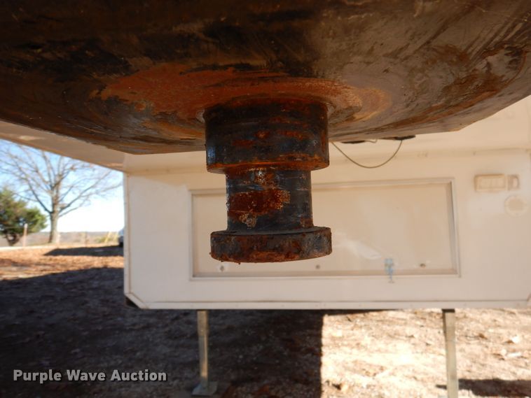 image for item DJ3759 2004 Cross Roads Paradise Point  camper