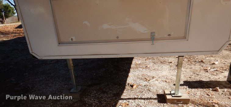 image for item DJ3759 2004 Cross Roads Paradise Point  camper