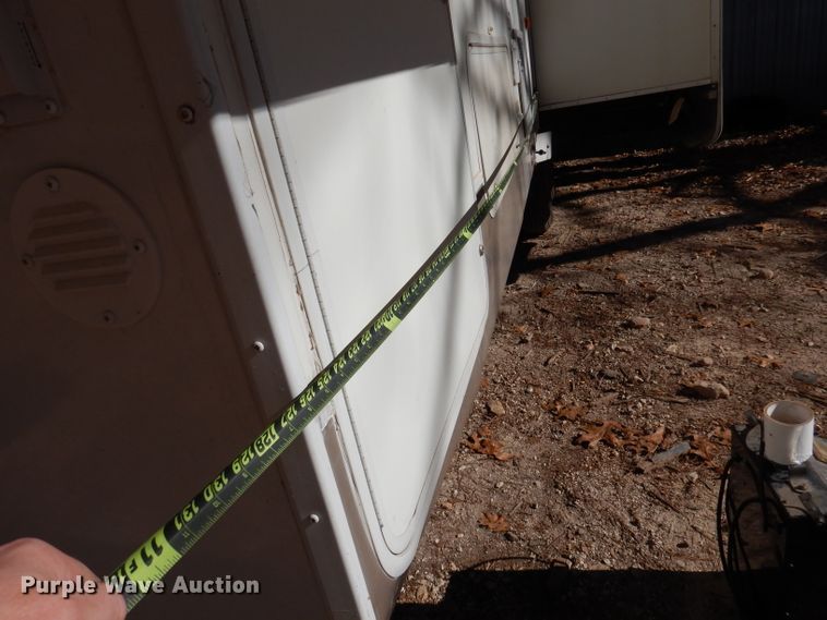 image for item DJ3759 2004 Cross Roads Paradise Point  camper