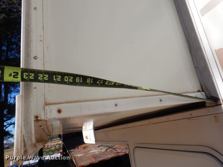 image for item DJ3759 2004 Cross Roads Paradise Point  camper