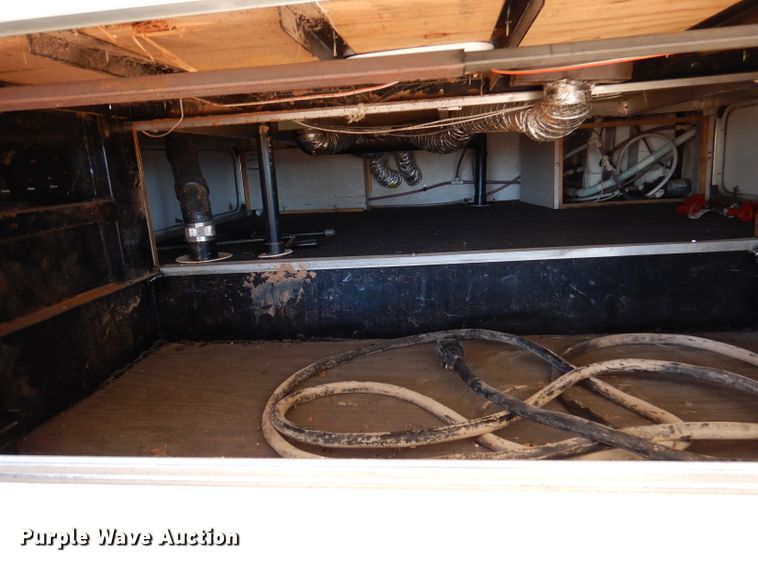 image for item DJ3759 2004 Cross Roads Paradise Point  camper