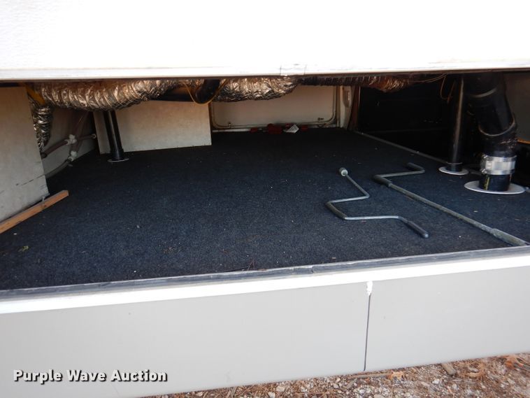 image for item DJ3759 2004 Cross Roads Paradise Point  camper