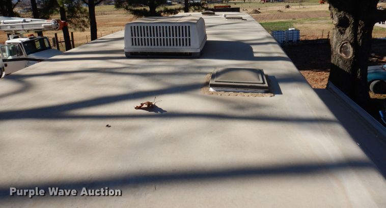 image for item DJ3759 2004 Cross Roads Paradise Point  camper