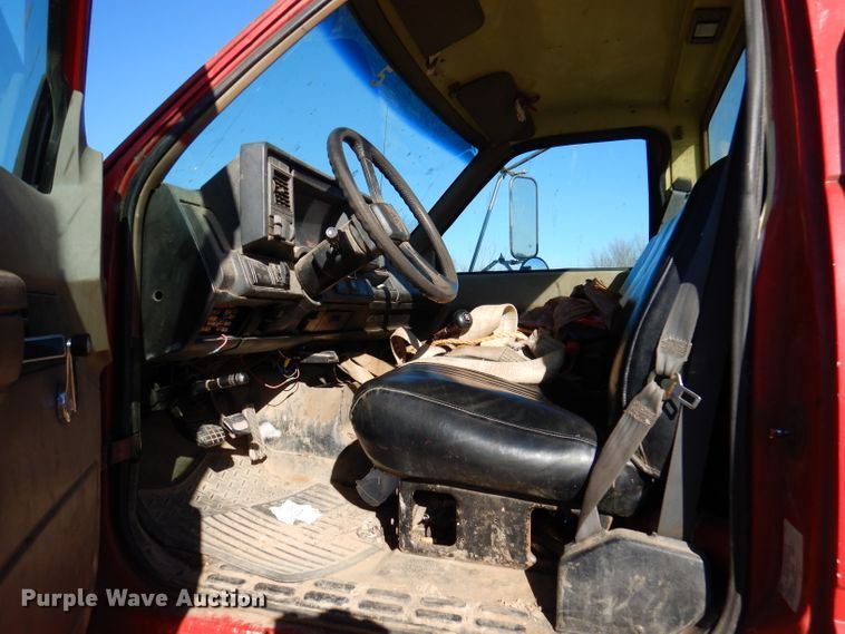 image for item DJ3761 1998 GMC C7500  flatbed truck