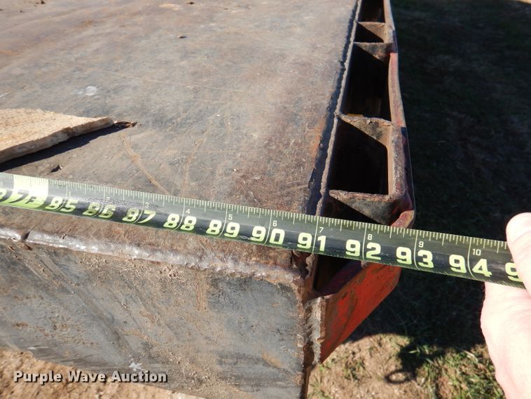 image for item DJ3761 1998 GMC C7500  flatbed truck