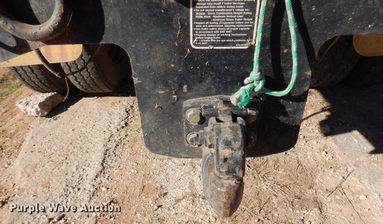 image for item DJ3761 1998 GMC C7500  flatbed truck