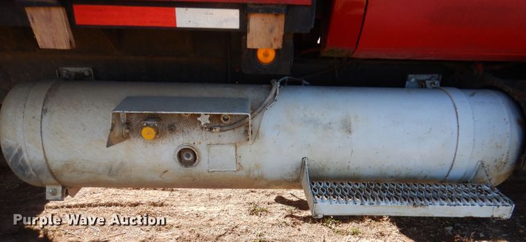 image for item DJ3761 1998 GMC C7500  flatbed truck