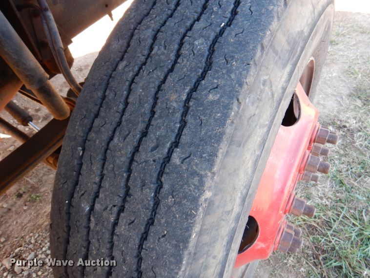 image for item DJ3761 1998 GMC C7500  flatbed truck