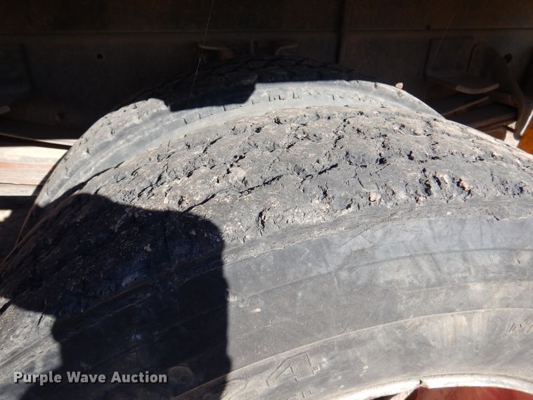 image for item DJ3761 1998 GMC C7500  flatbed truck