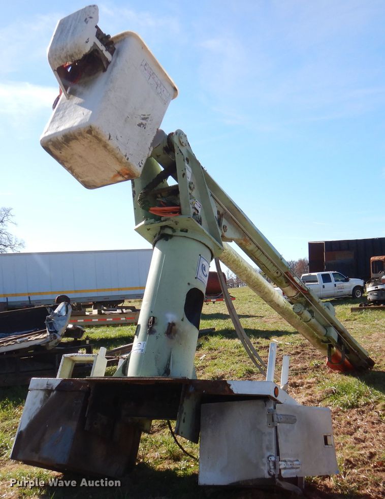 image for item DJ3762 Bucket lift