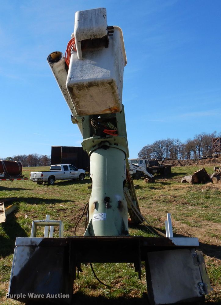 image for item DJ3762 Bucket lift