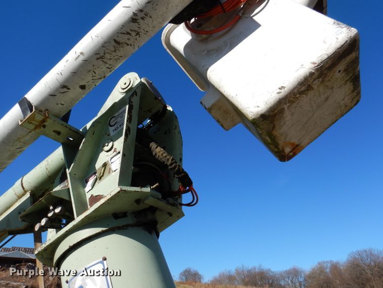 image for item DJ3762 Bucket lift