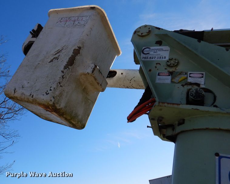 image for item DJ3762 Bucket lift