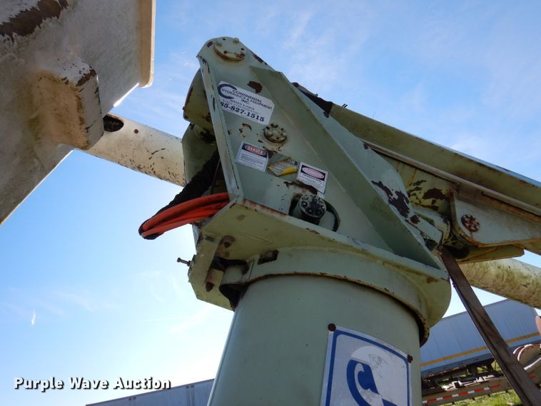 image for item DJ3762 Bucket lift