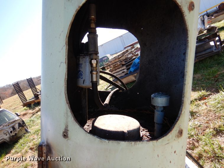 image for item DJ3762 Bucket lift