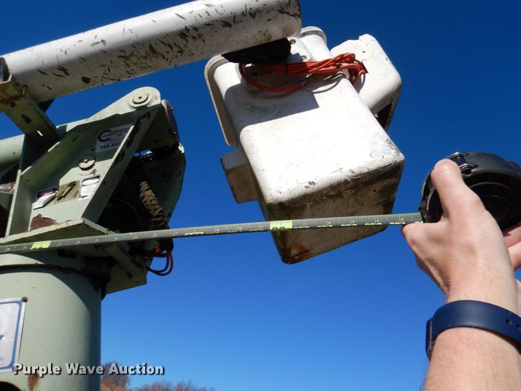 image for item DJ3762 Bucket lift