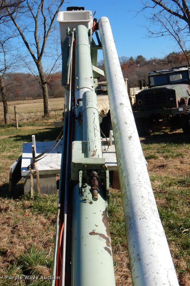 image for item DJ3762 Bucket lift