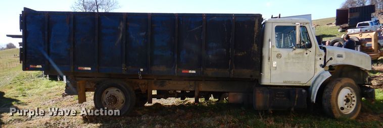 image for item DJ3763 1999 International 4700  dump truck