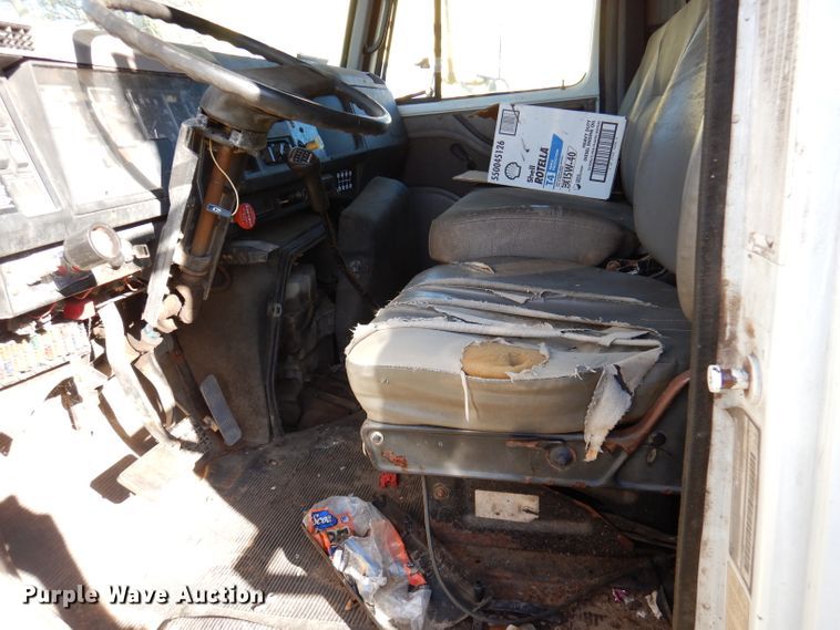 image for item DJ3763 1999 International 4700  dump truck