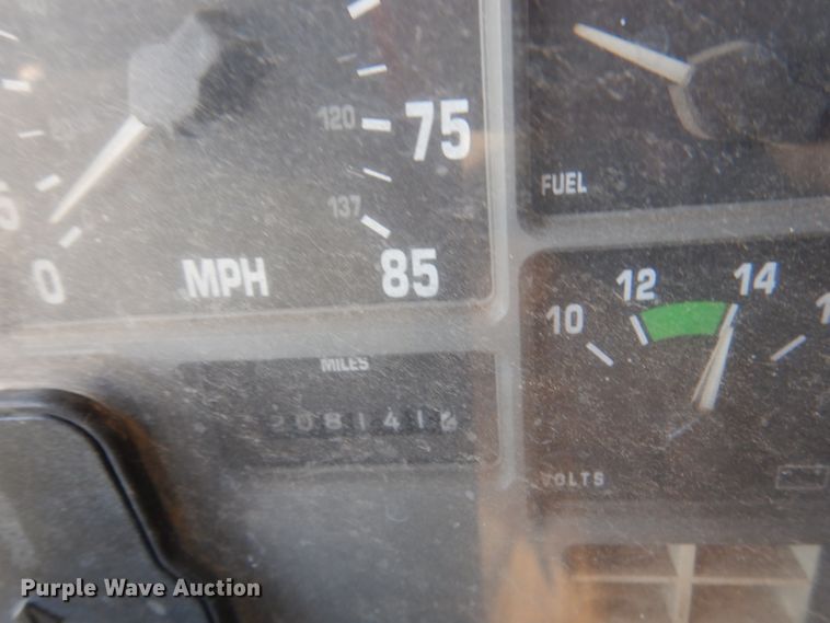 image for item DJ3763 1999 International 4700  dump truck