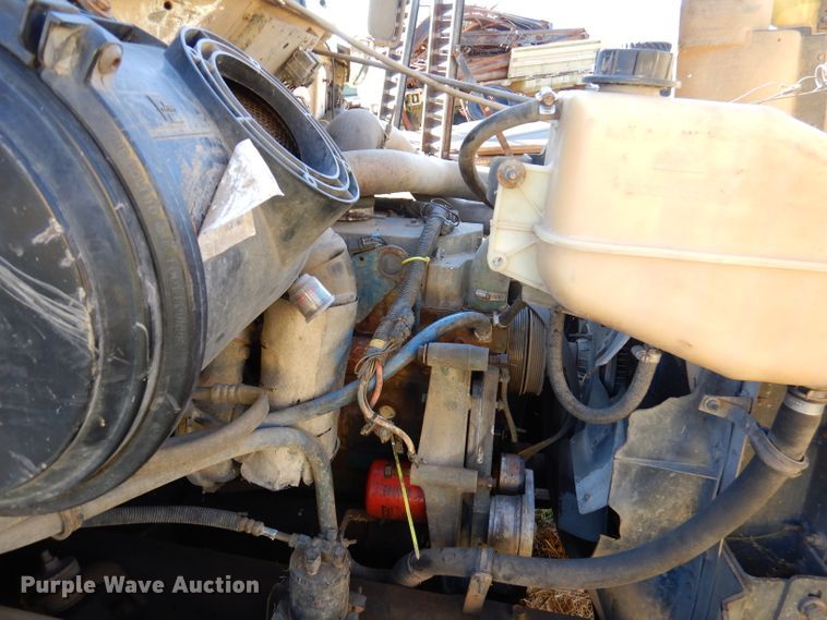 image for item DJ3763 1999 International 4700  dump truck