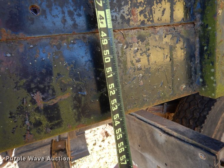 image for item DJ3763 1999 International 4700  dump truck