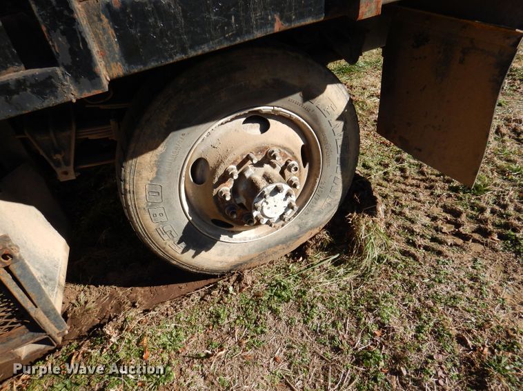 image for item DJ3763 1999 International 4700  dump truck