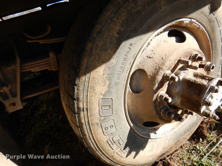 image for item DJ3763 1999 International 4700  dump truck