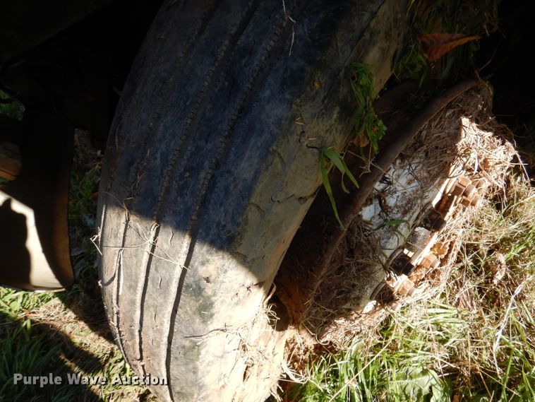 image for item DJ3763 1999 International 4700  dump truck