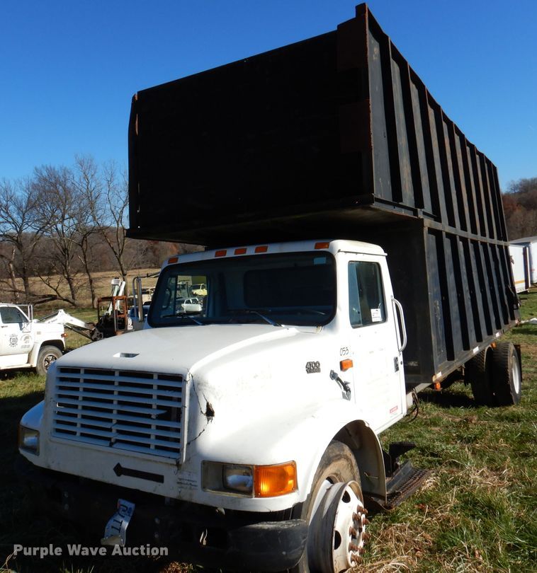 image for item DJ3766 1998 International 4700  dump truck